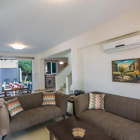 Beautiful With Private Pool, Paralimni 1241 * 프로타라스