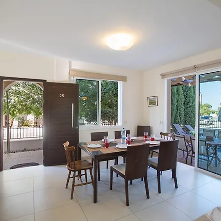 Beautiful With Private Pool, Paralimni 1241
