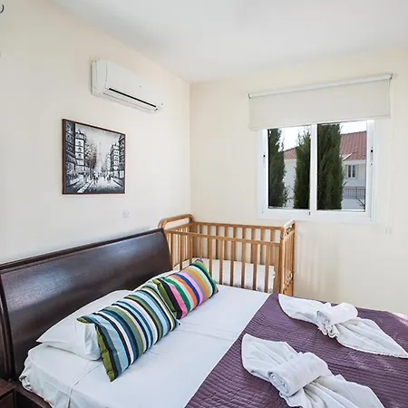 빌라 Beautiful With Private Pool, Paralimni 1241 프로타라스