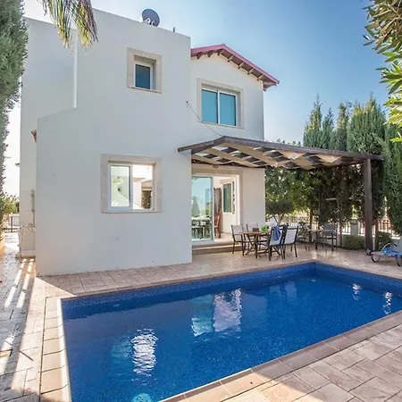 Beautiful With Private Pool, Paralimni 1241 Villa *