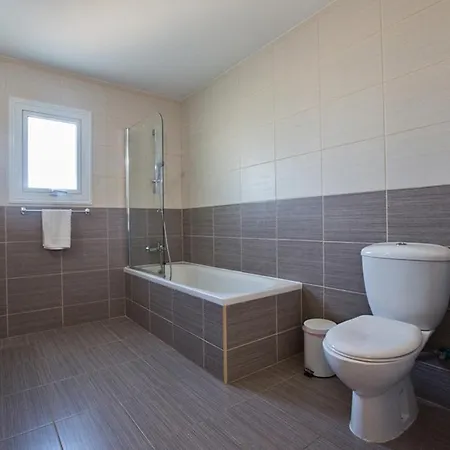 Villa Beautiful With Private Pool, Paralimni 1241 *